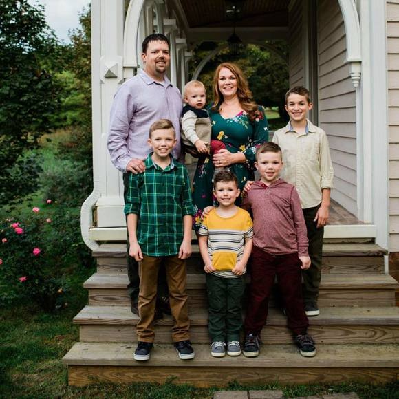 Meet your Posher, Melissa - Picture 1 of 1